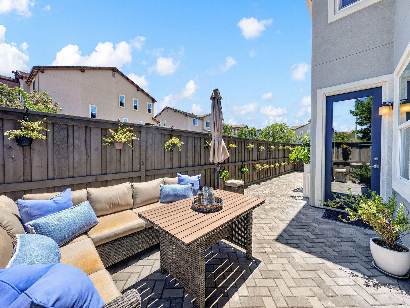 6099 Charlotte Drive
