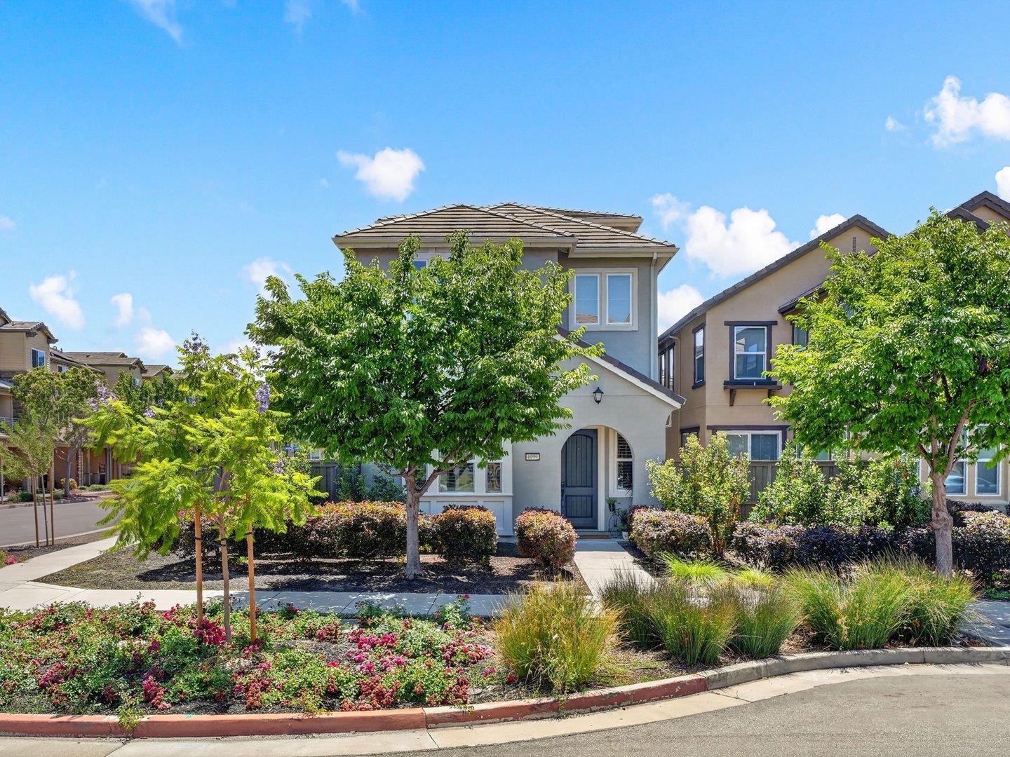 6099 Charlotte Drive