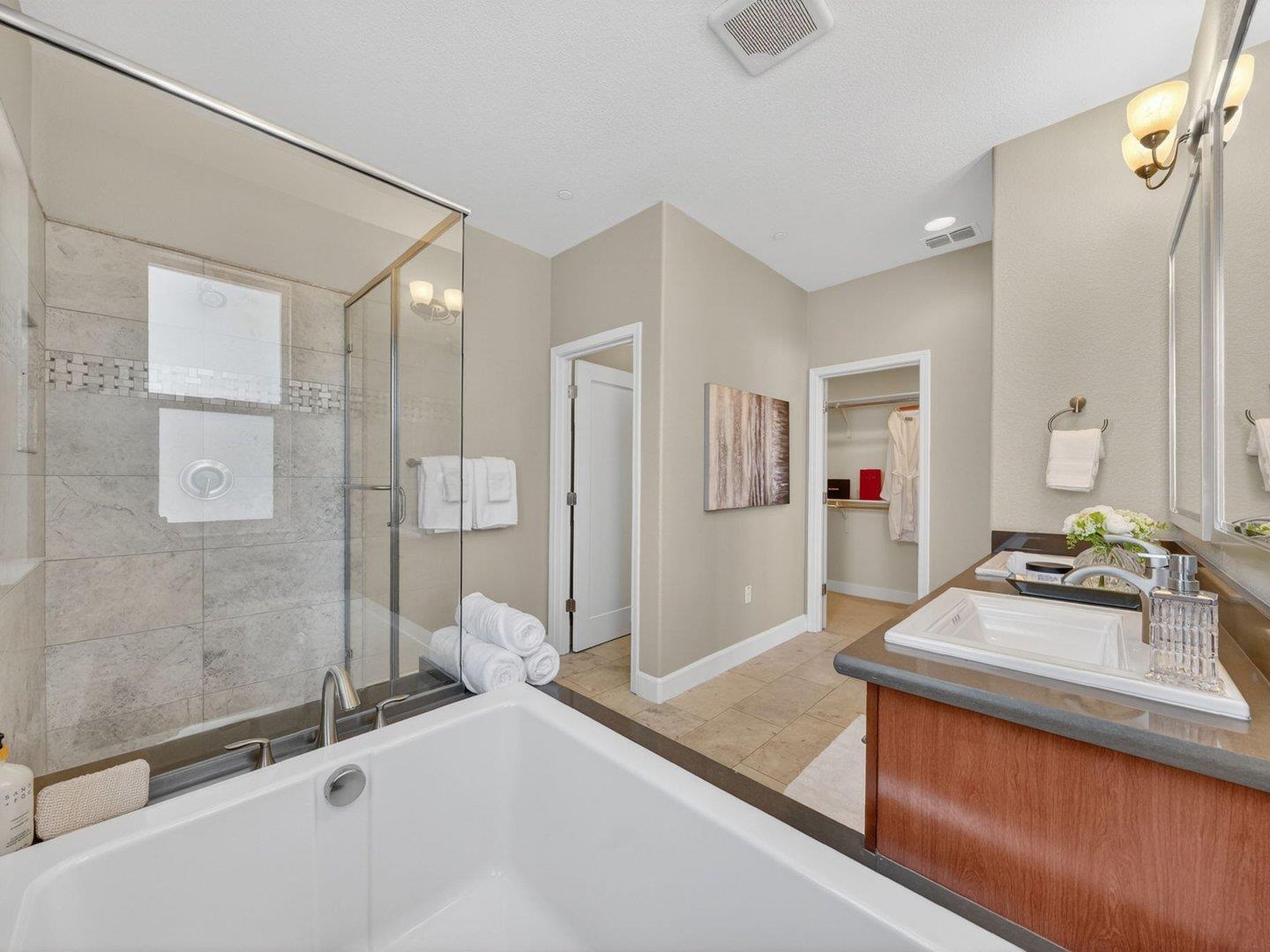 6099 Charlotte Drive