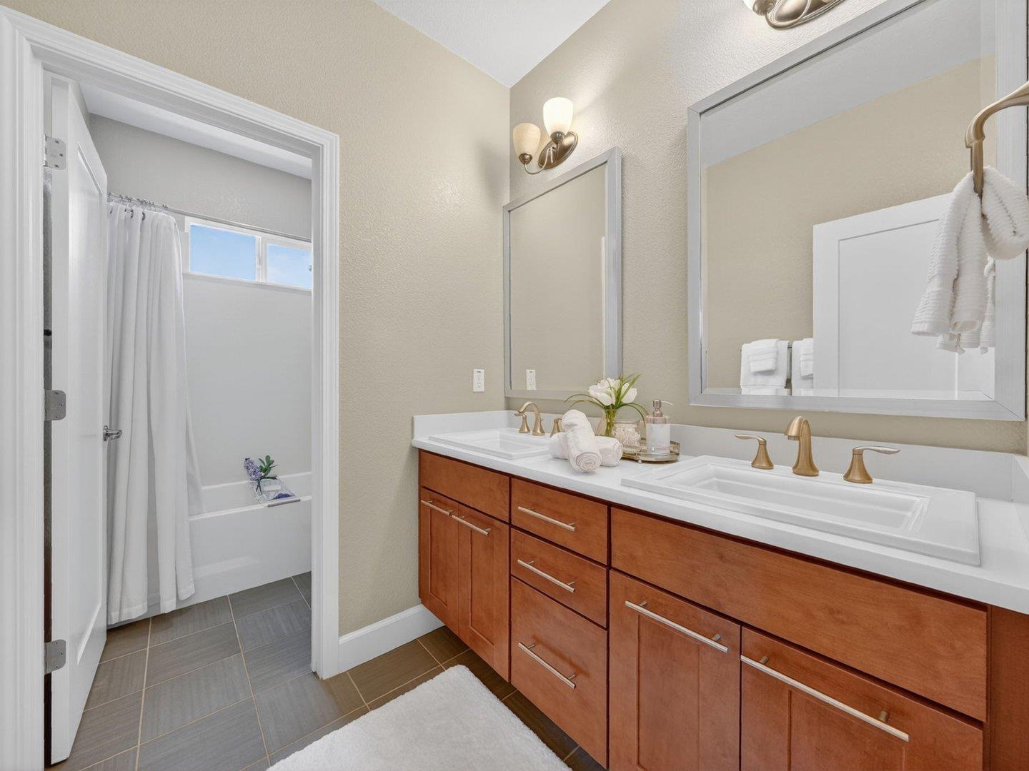 6099 Charlotte Drive
