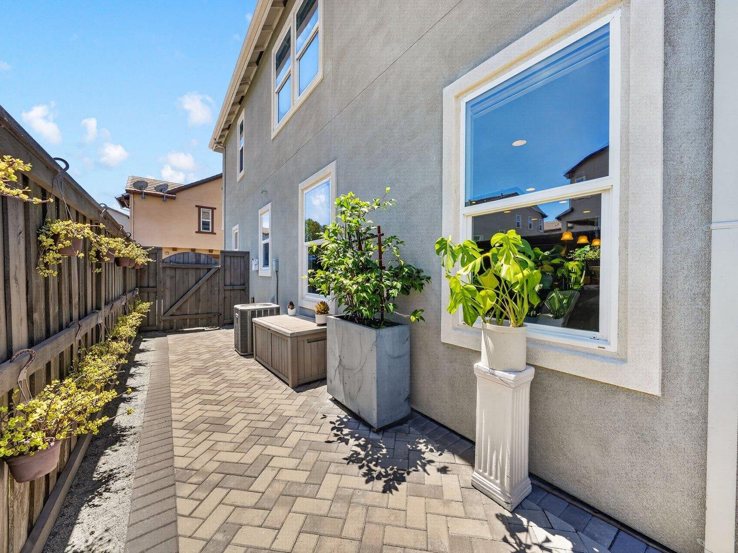 6099 Charlotte Drive