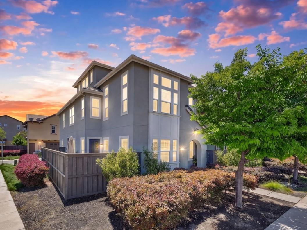 6099 Charlotte Drive