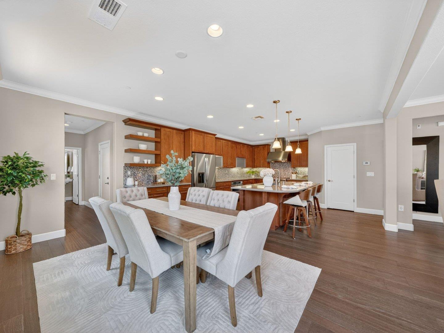 6099 Charlotte Drive
