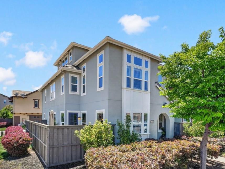 6099 Charlotte Drive