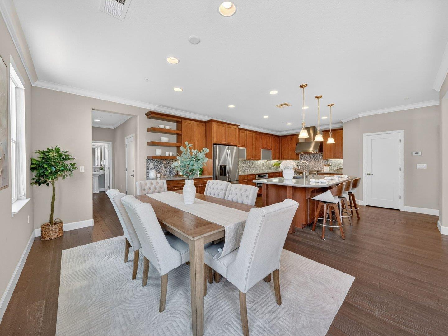 6099 Charlotte Drive