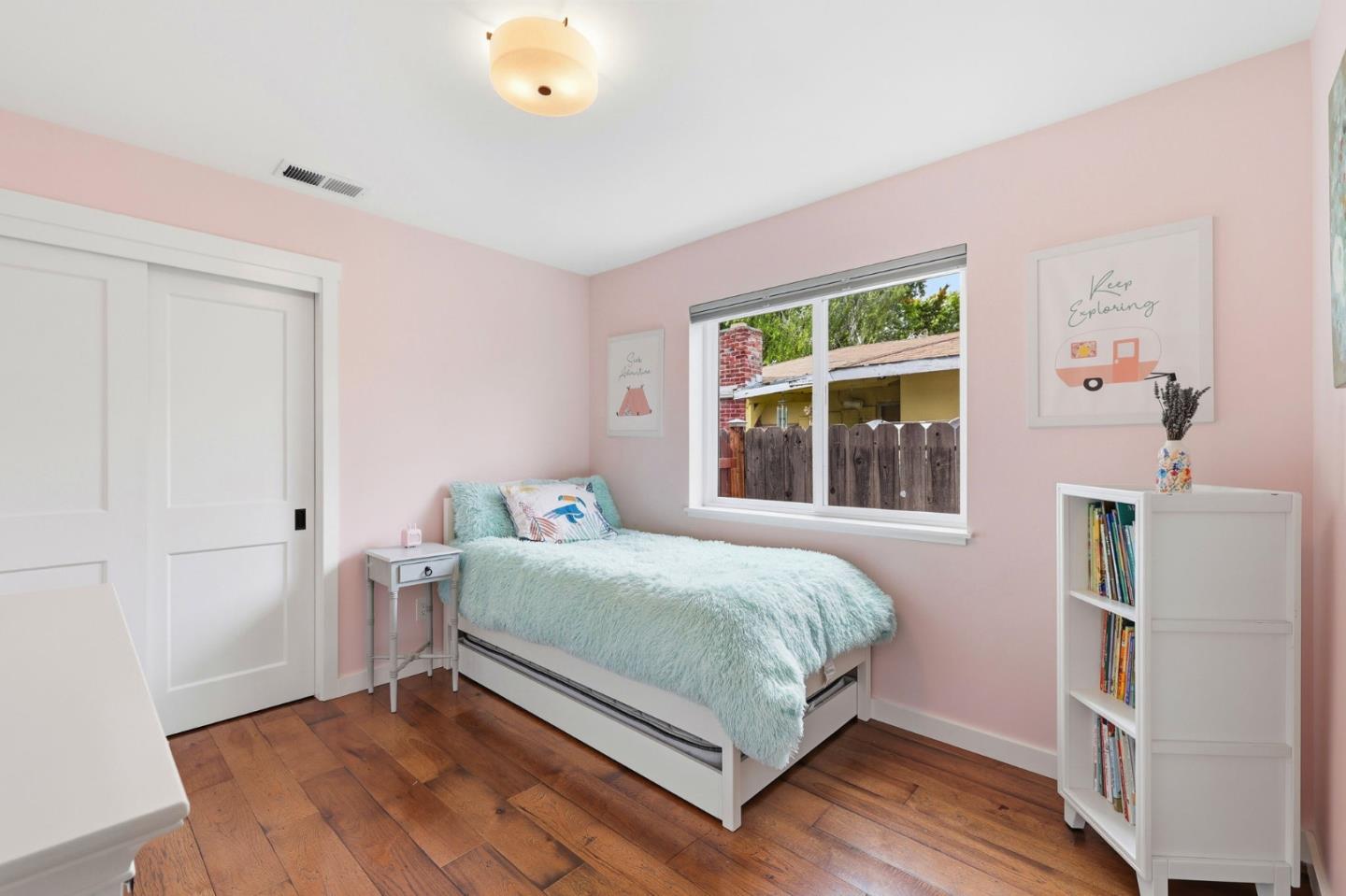 2133 Santa Cruz Avenue