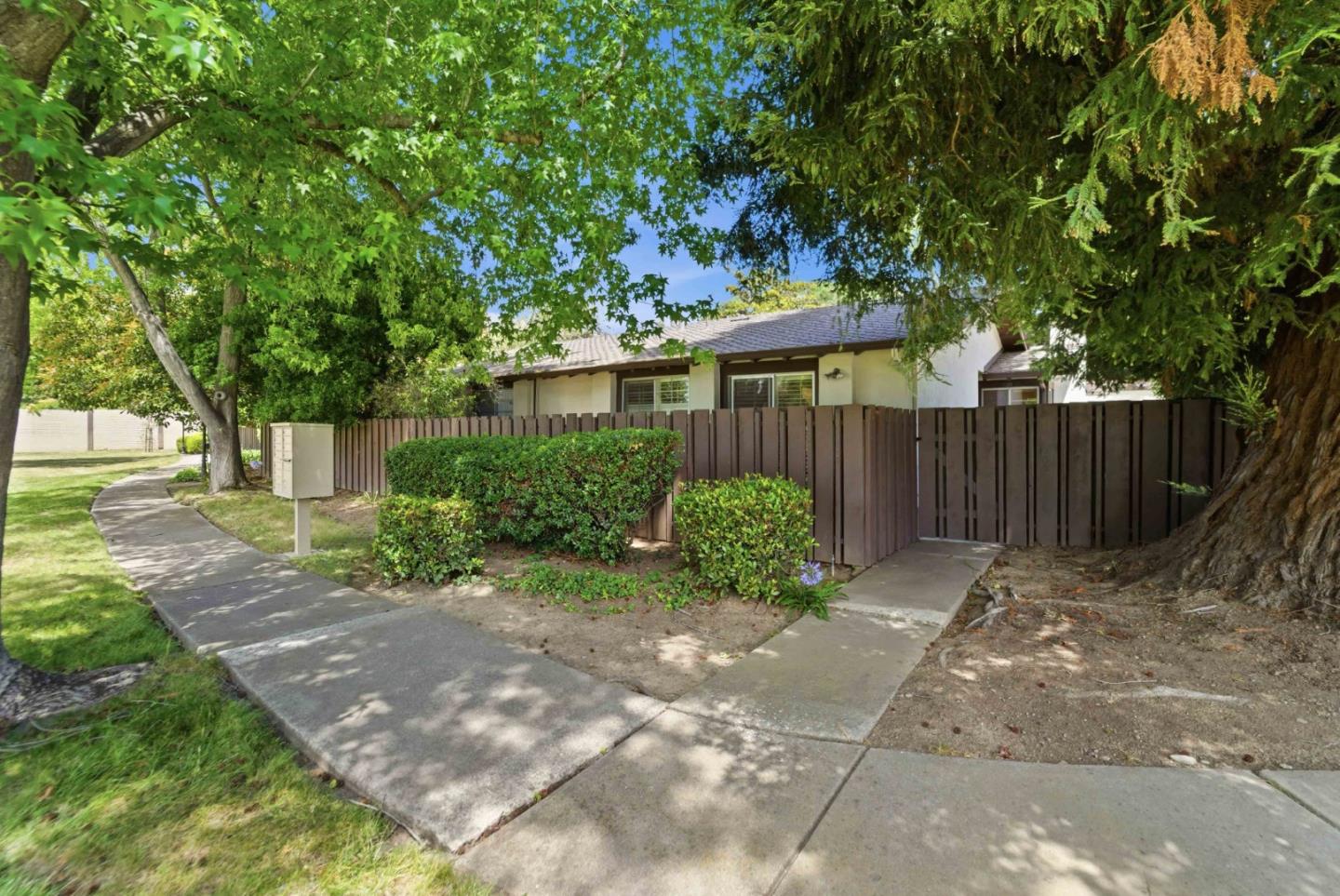 295 Hirsch Terrace