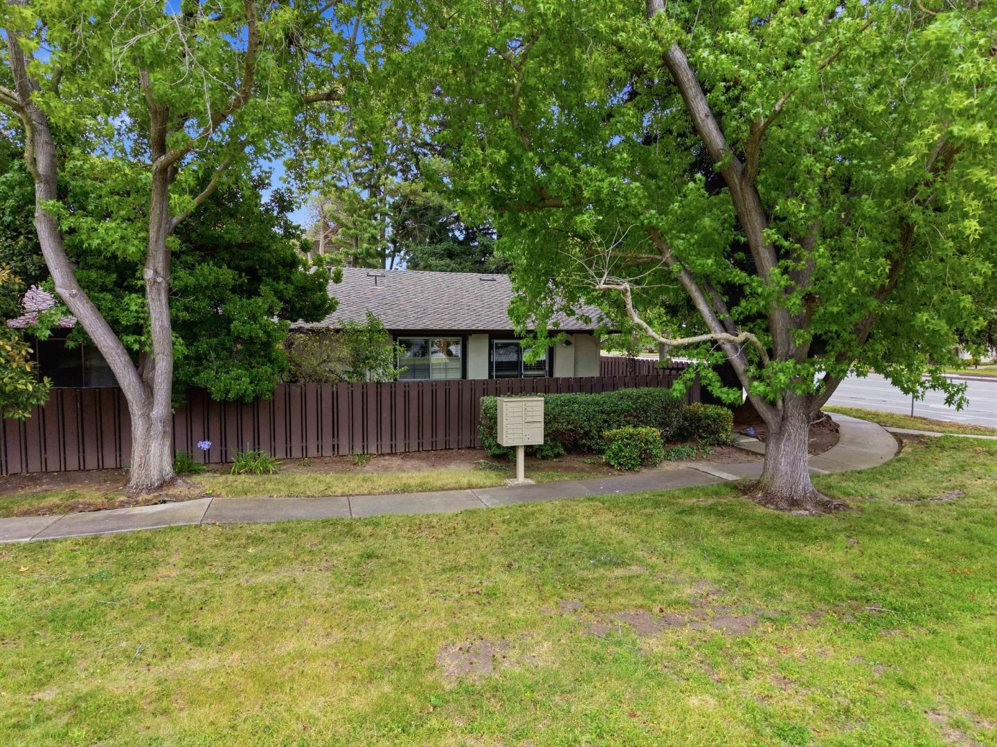 295 Hirsch Terrace