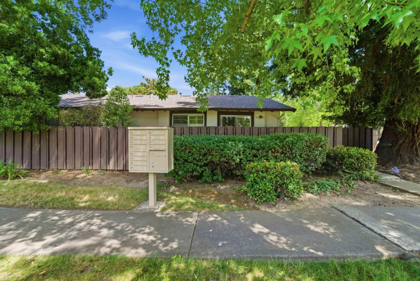 295 Hirsch Terrace