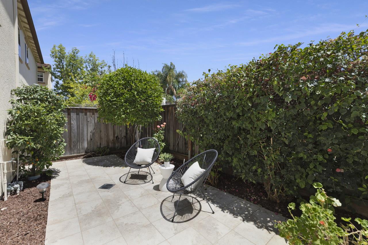 5372 Chesbro Avenue