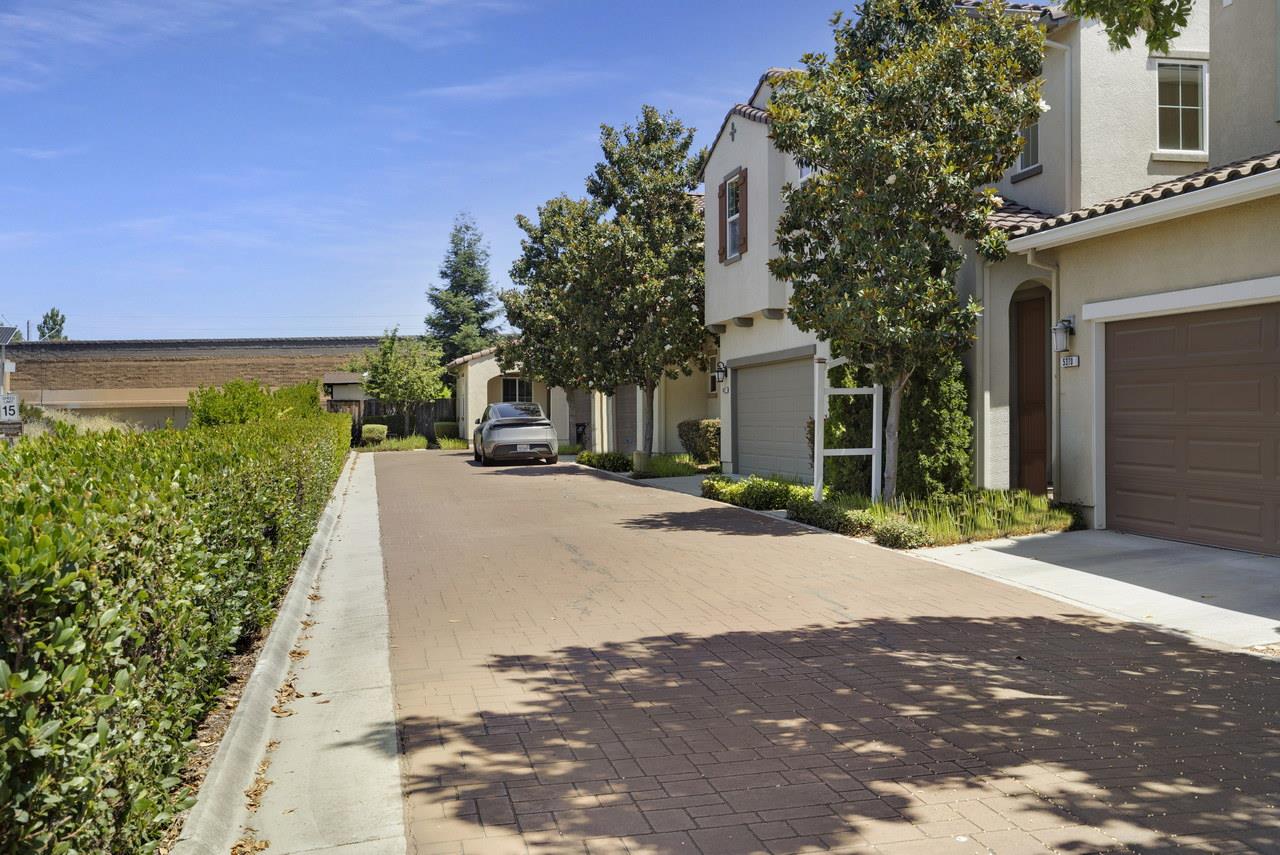 5372 Chesbro Avenue