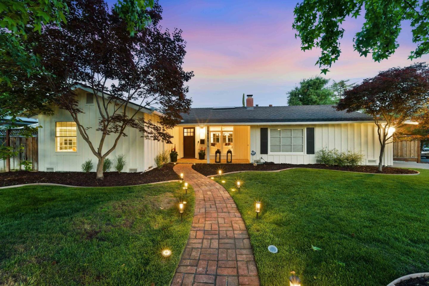 16180 Jasmine Way