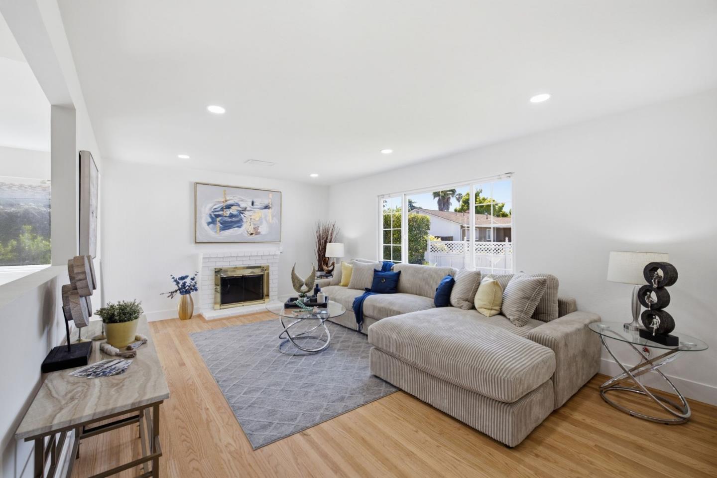 816 Mary Court