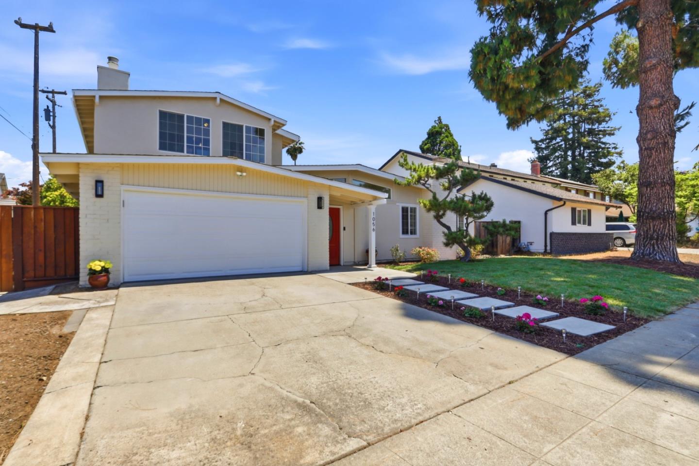 1056 Oaktree Drive