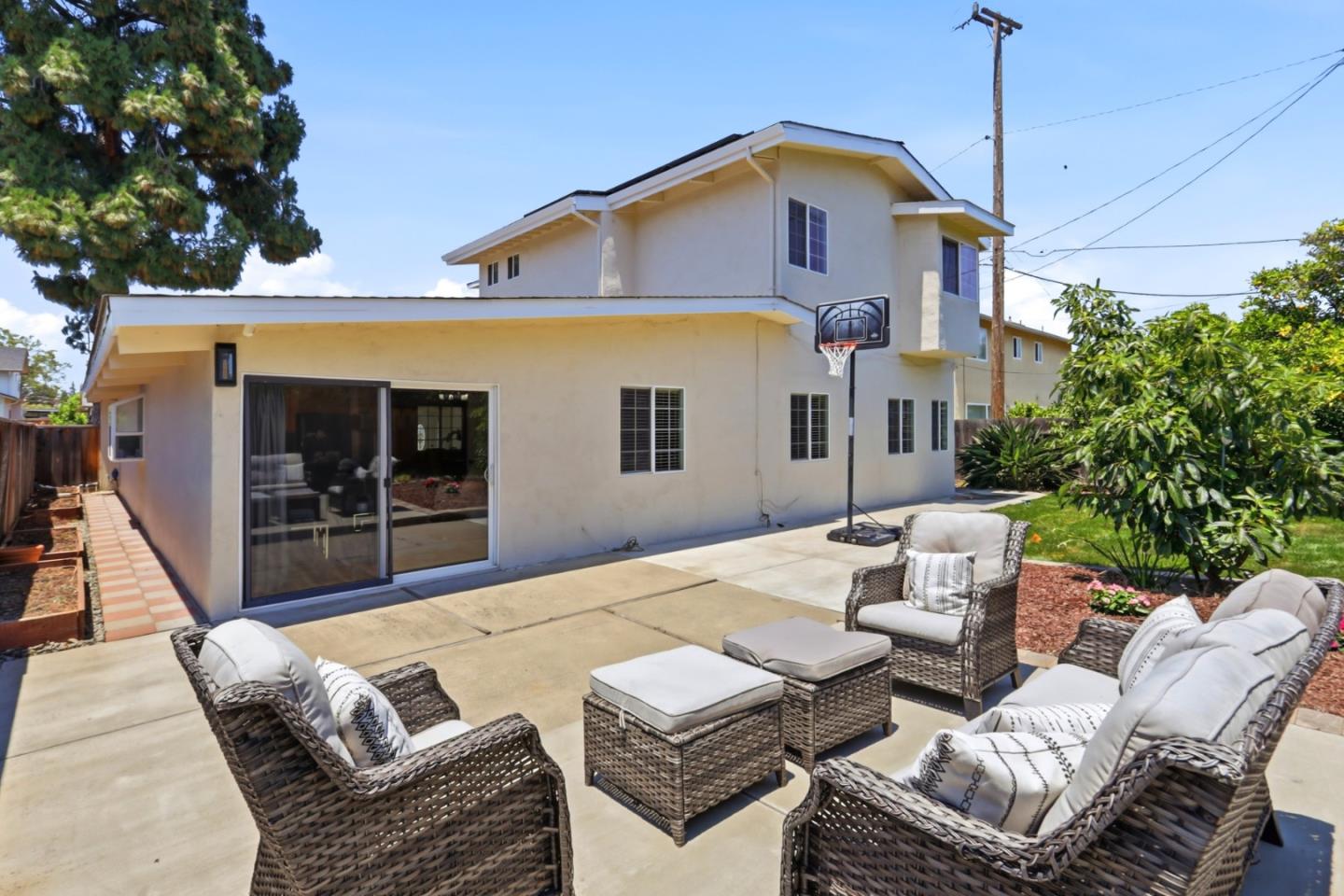 1056 Oaktree Drive