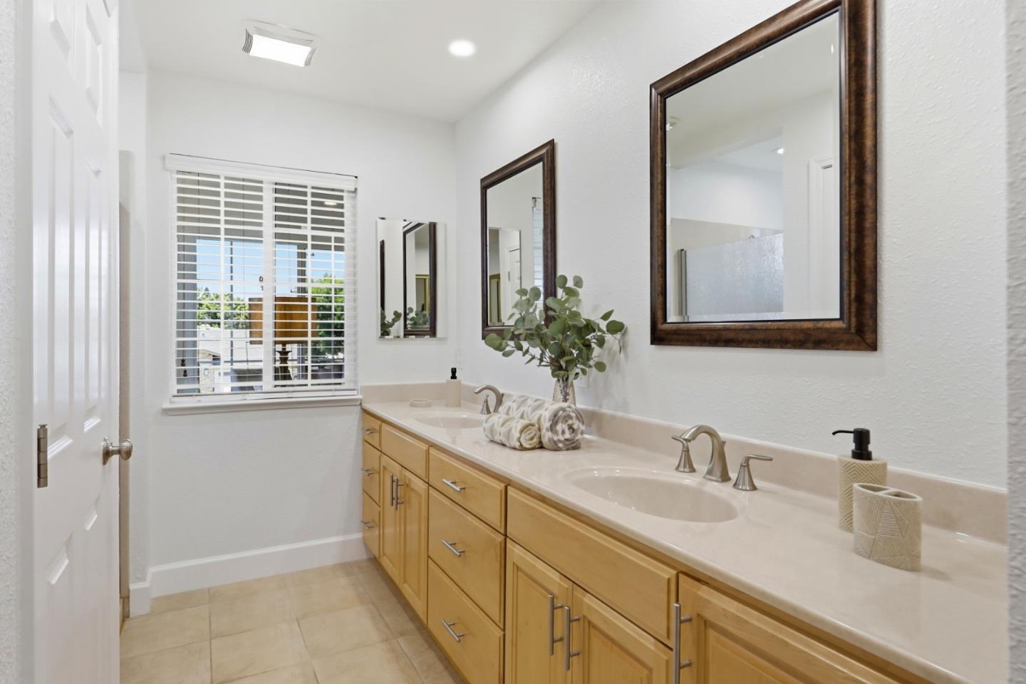 1056 Oaktree Drive