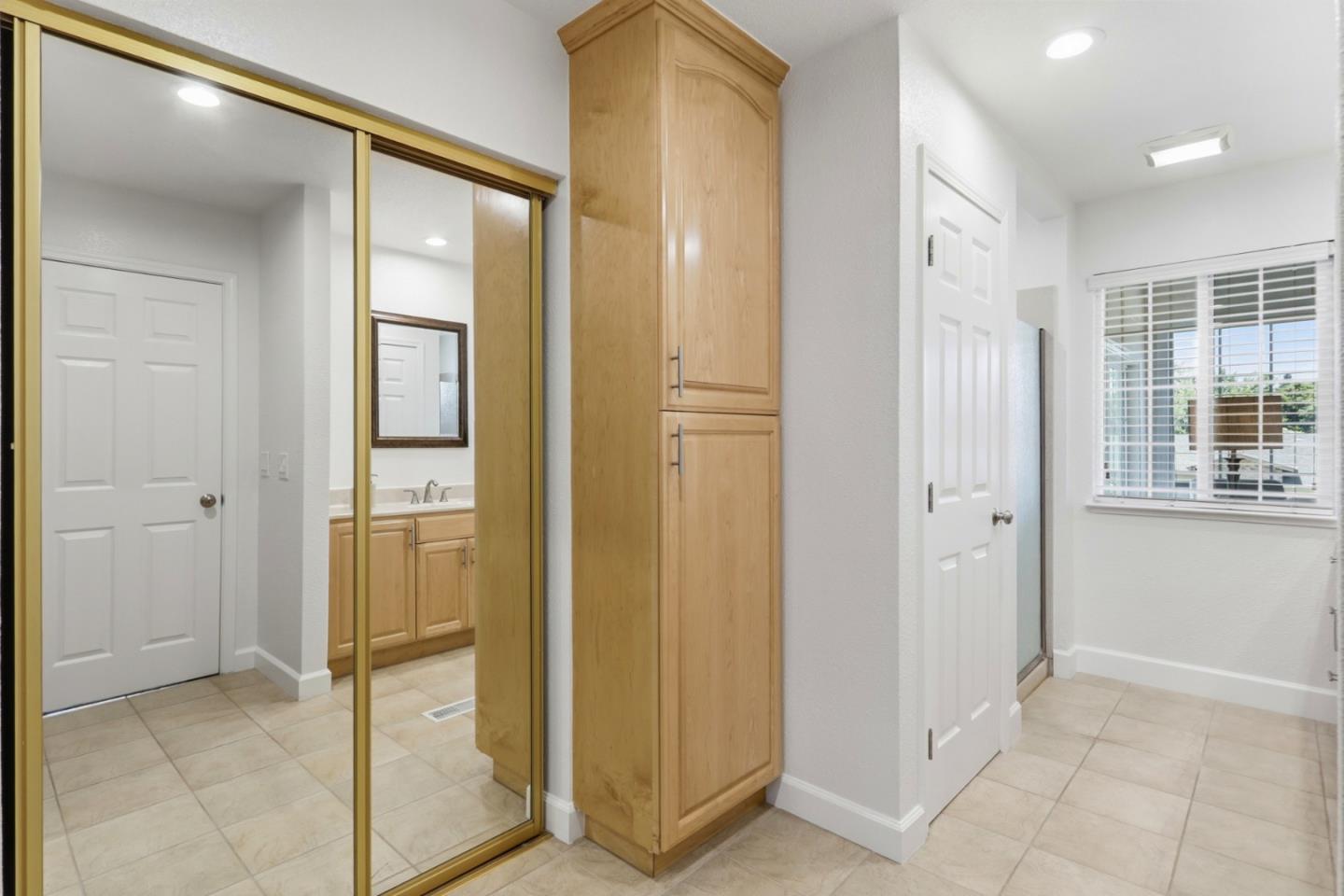 1056 Oaktree Drive