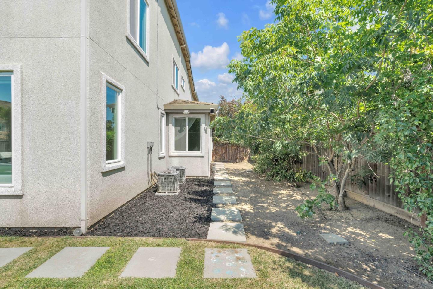 190 Fennel Court