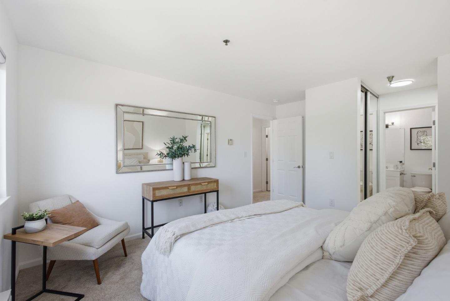 880 Fremont 729