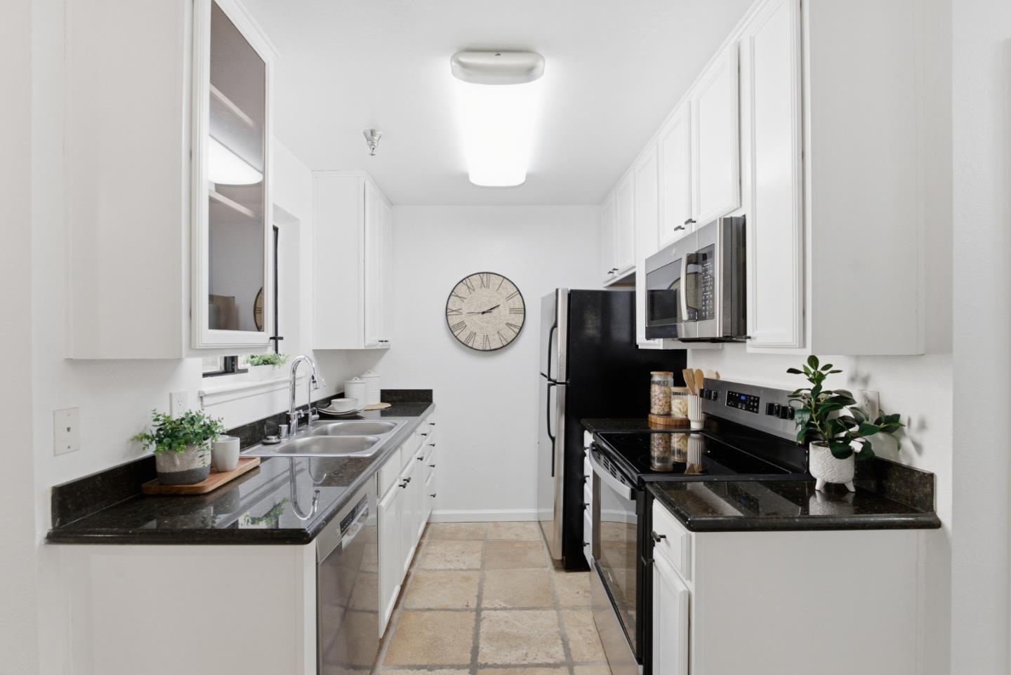 880 Fremont 729
