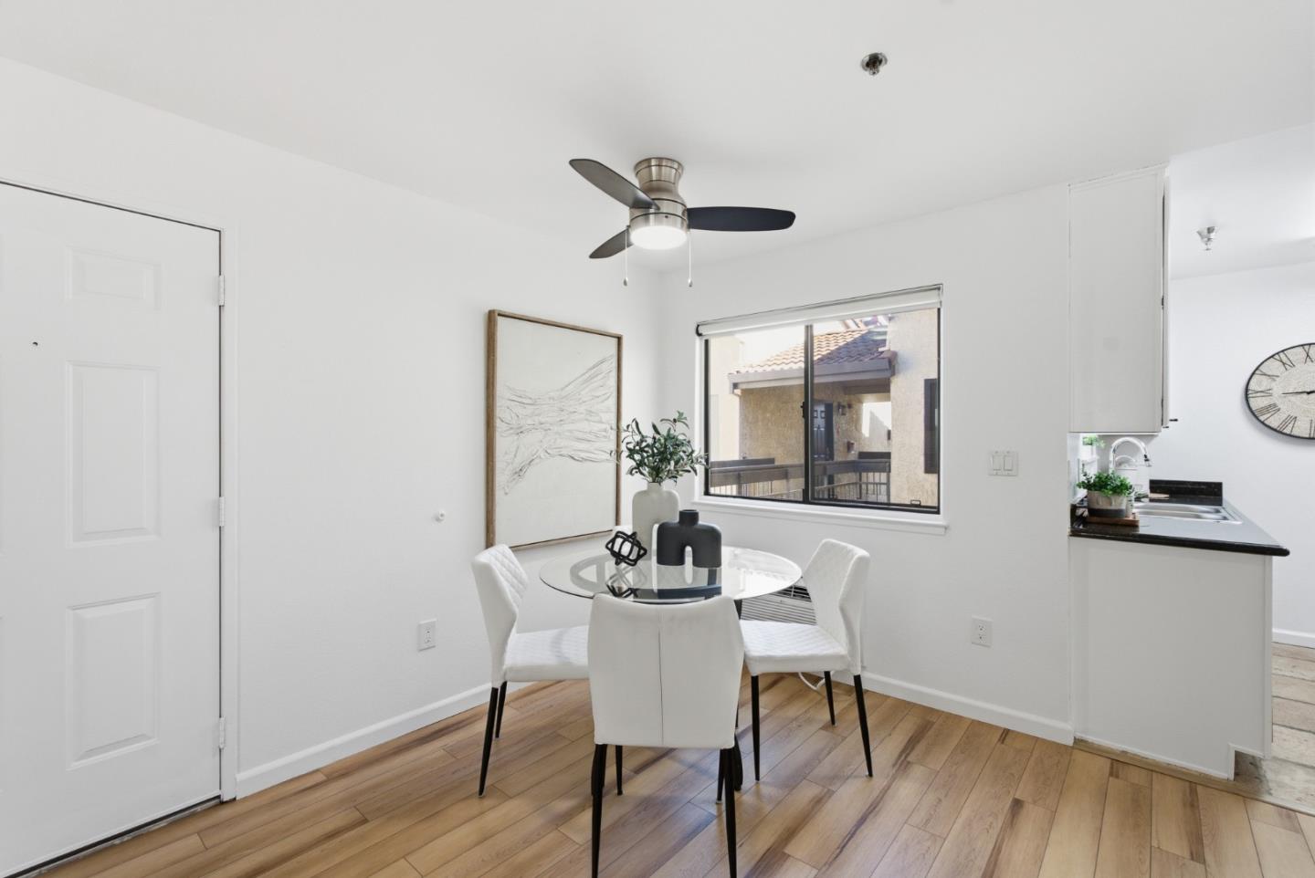 880 Fremont 729