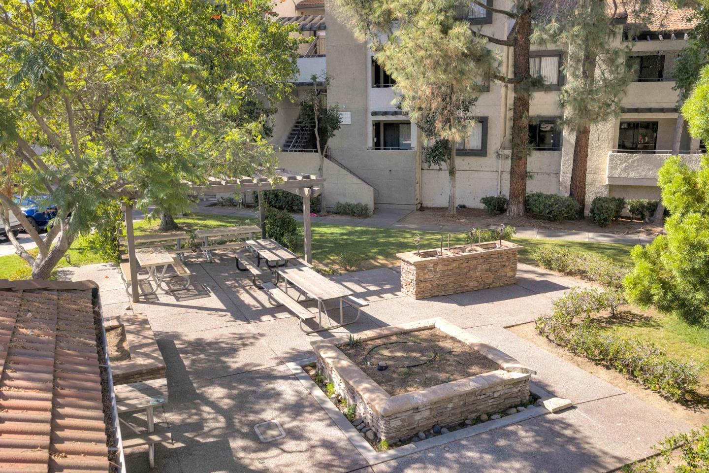 880 Fremont 729
