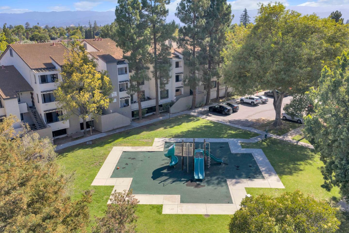 880 Fremont 729