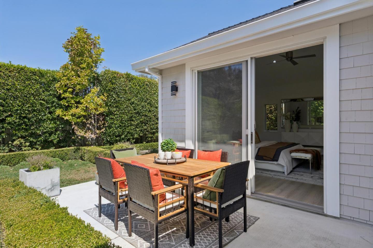2131 Glenkirk DR