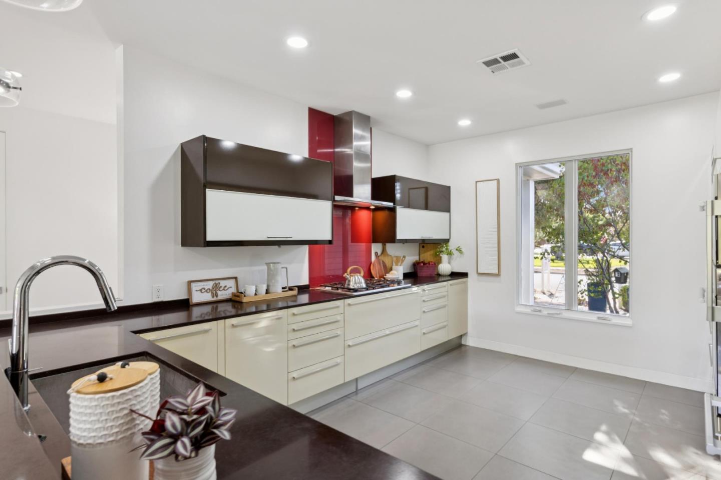 2131 Glenkirk DR