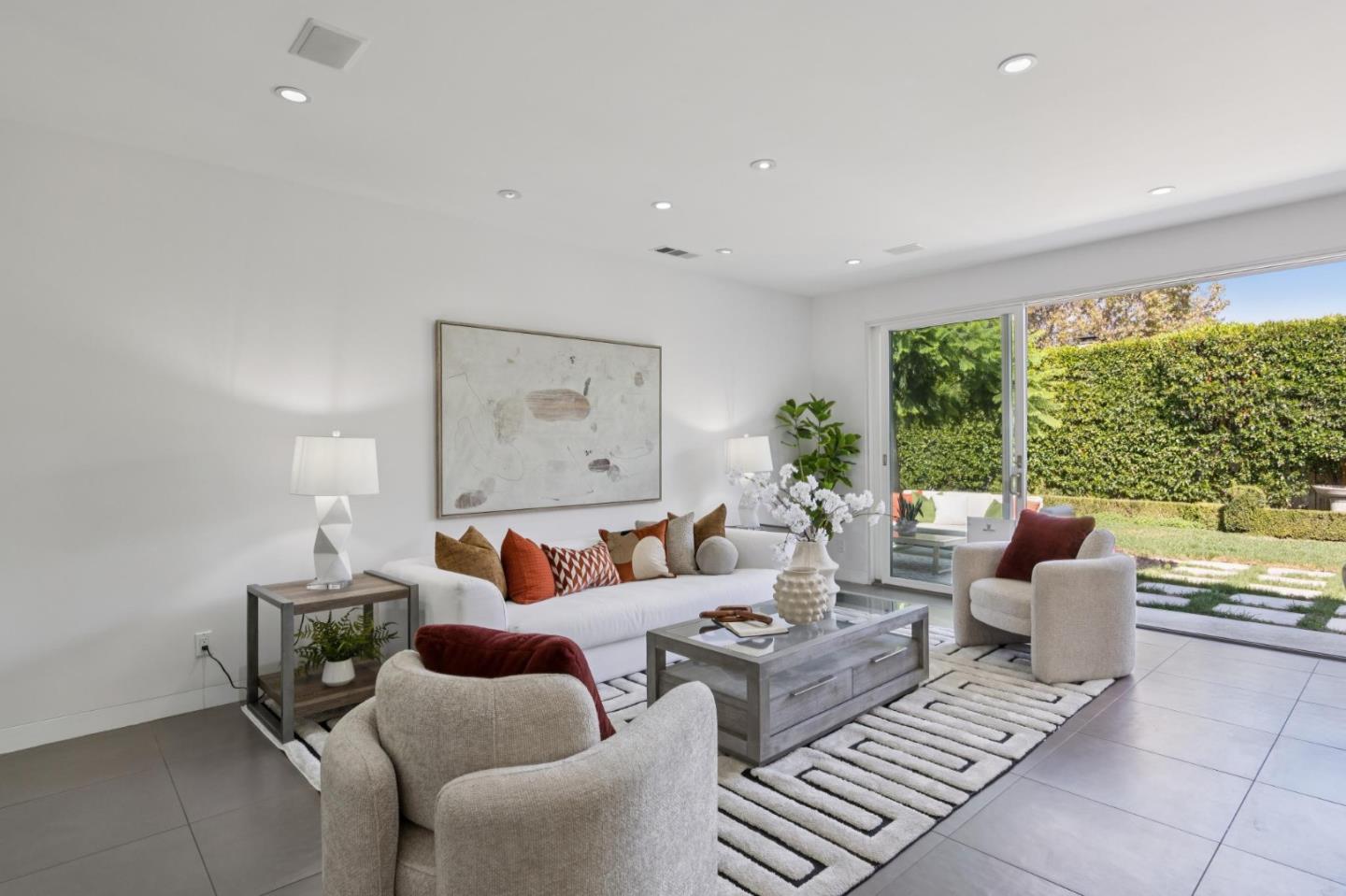 2131 Glenkirk DR
