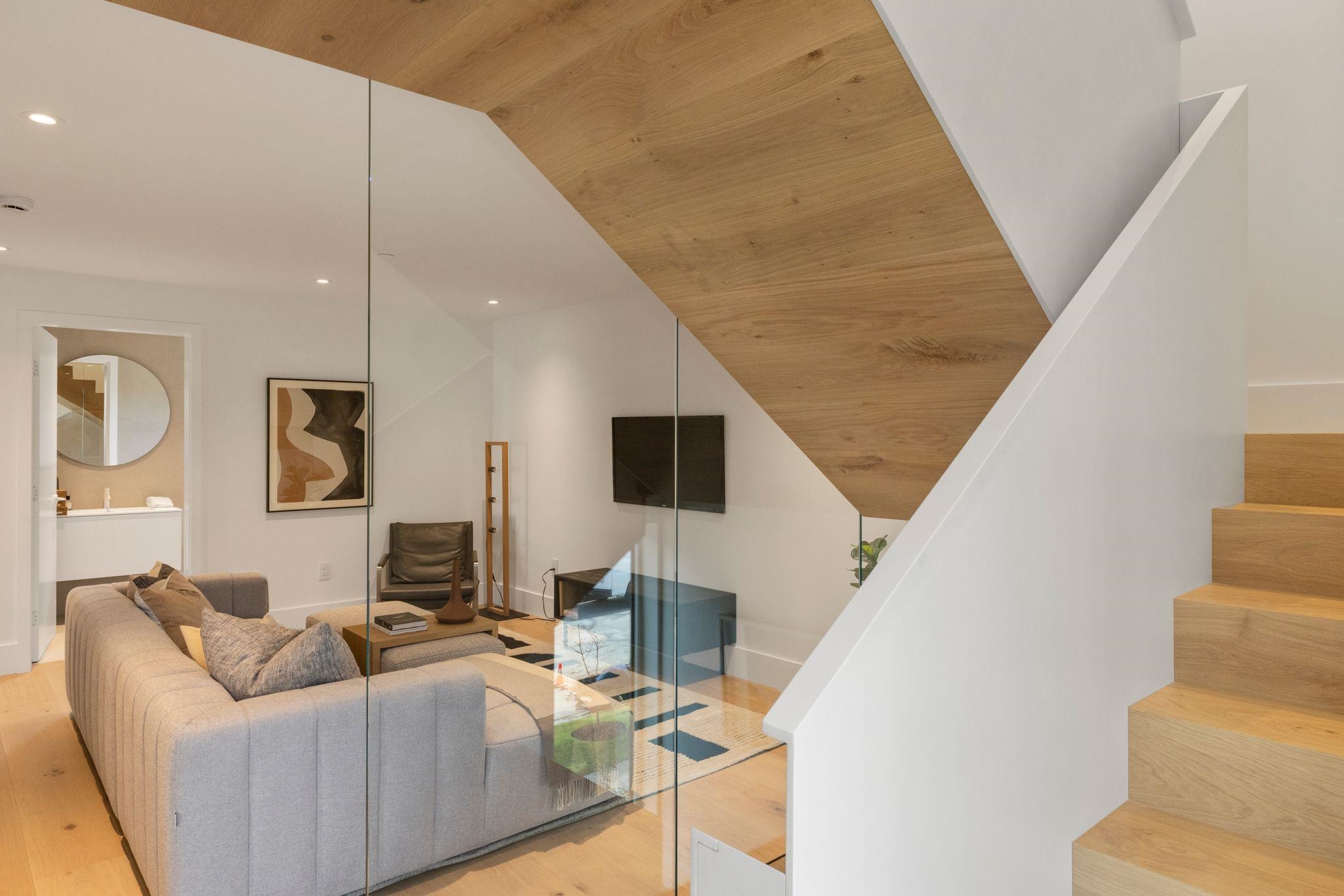 1 2830 MUSQUEAMVIEW STREET Unit: 1