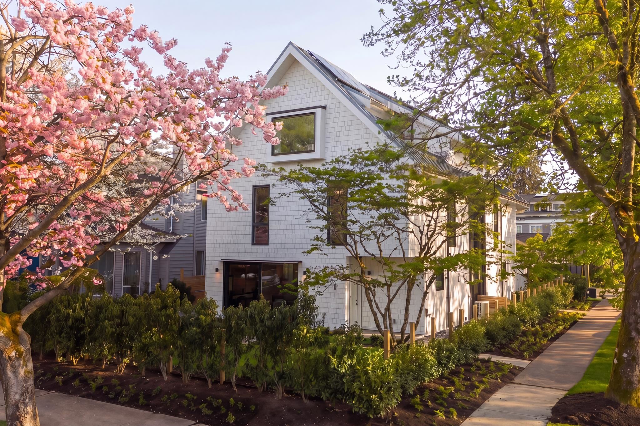 1 2830 MUSQUEAMVIEW STREET Unit: 1