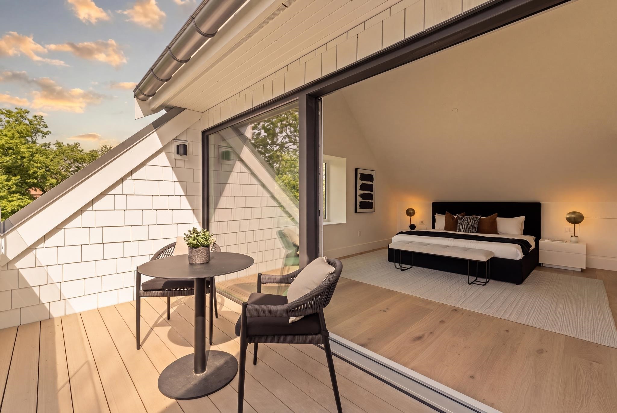 1 2830 MUSQUEAMVIEW STREET Unit: 1