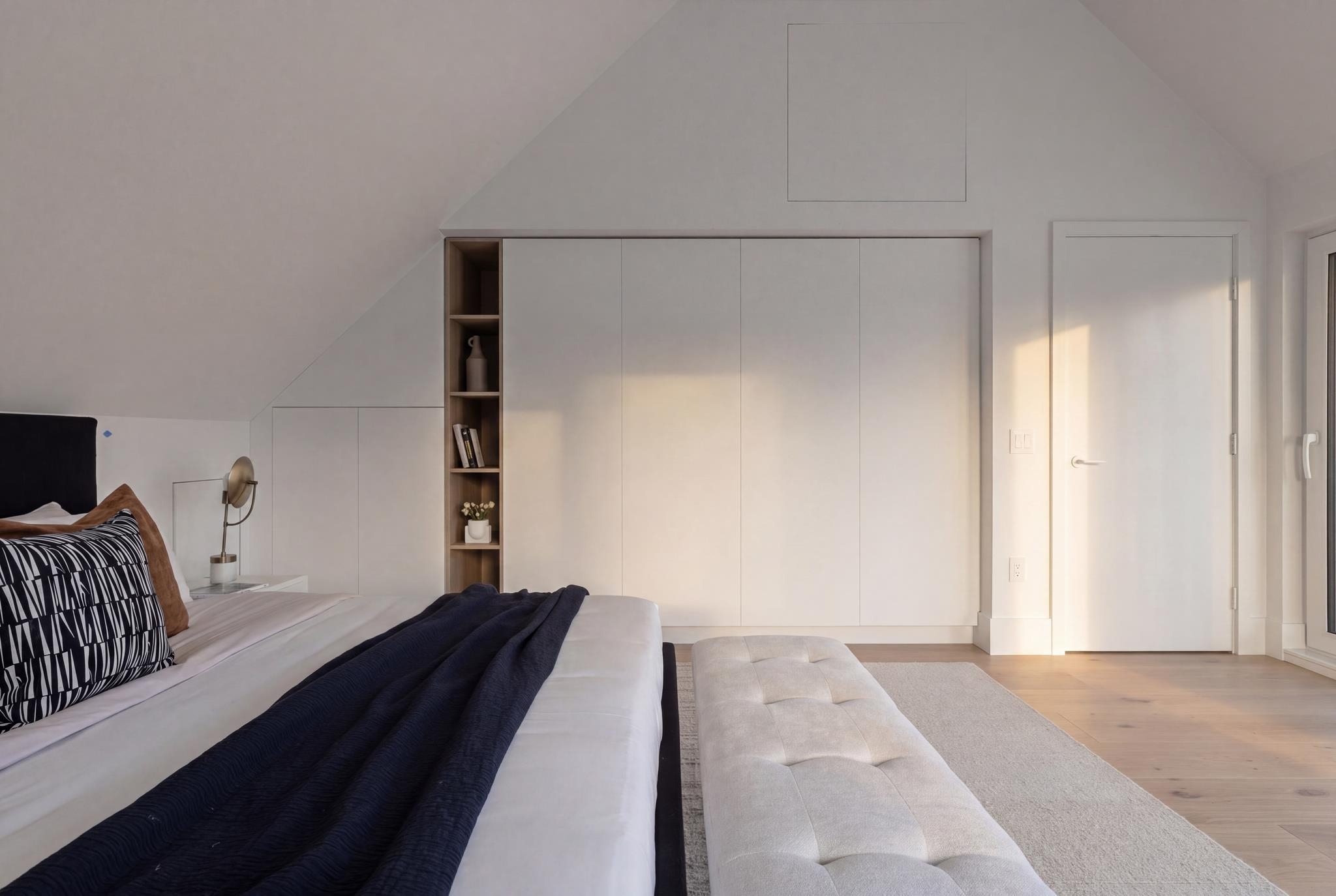 1 2830 MUSQUEAMVIEW STREET Unit: 1