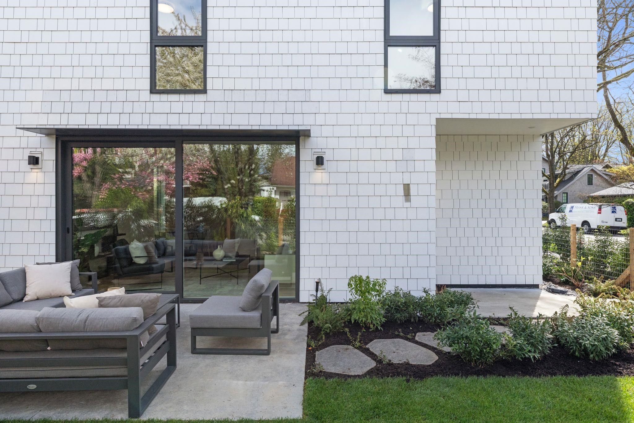 1 2830 MUSQUEAMVIEW STREET Unit: 1