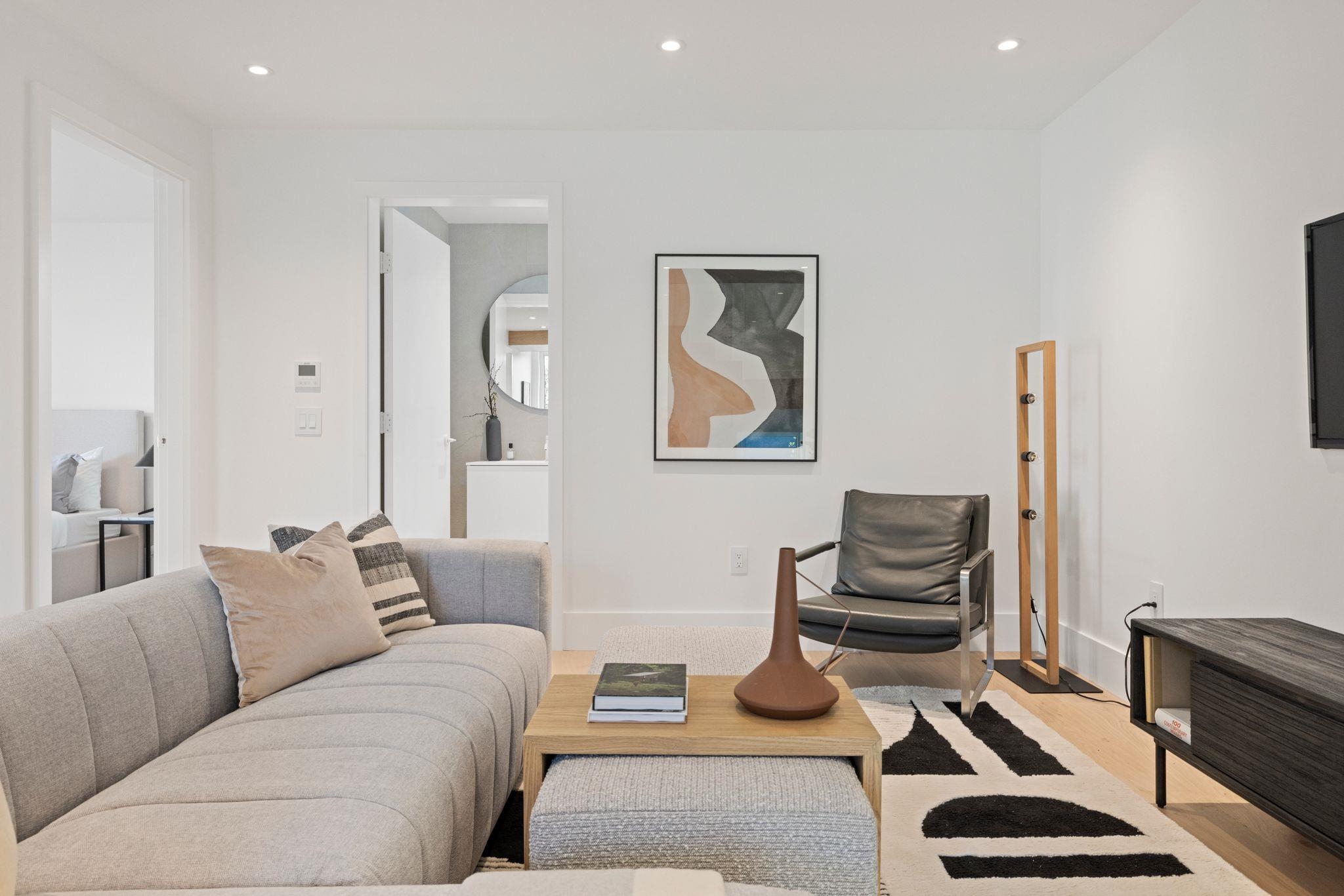 1 2830 MUSQUEAMVIEW STREET Unit: 1