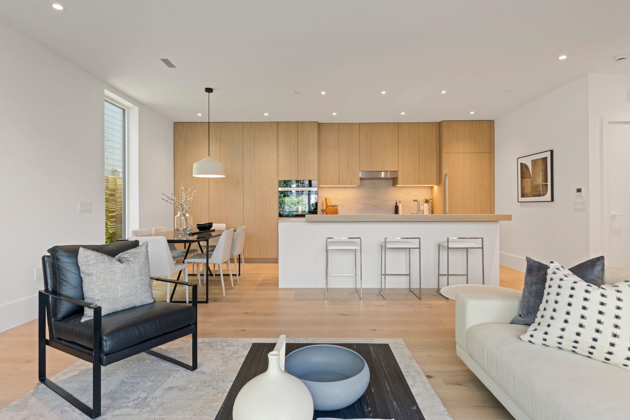 1 2830 MUSQUEAMVIEW STREET Unit: 1