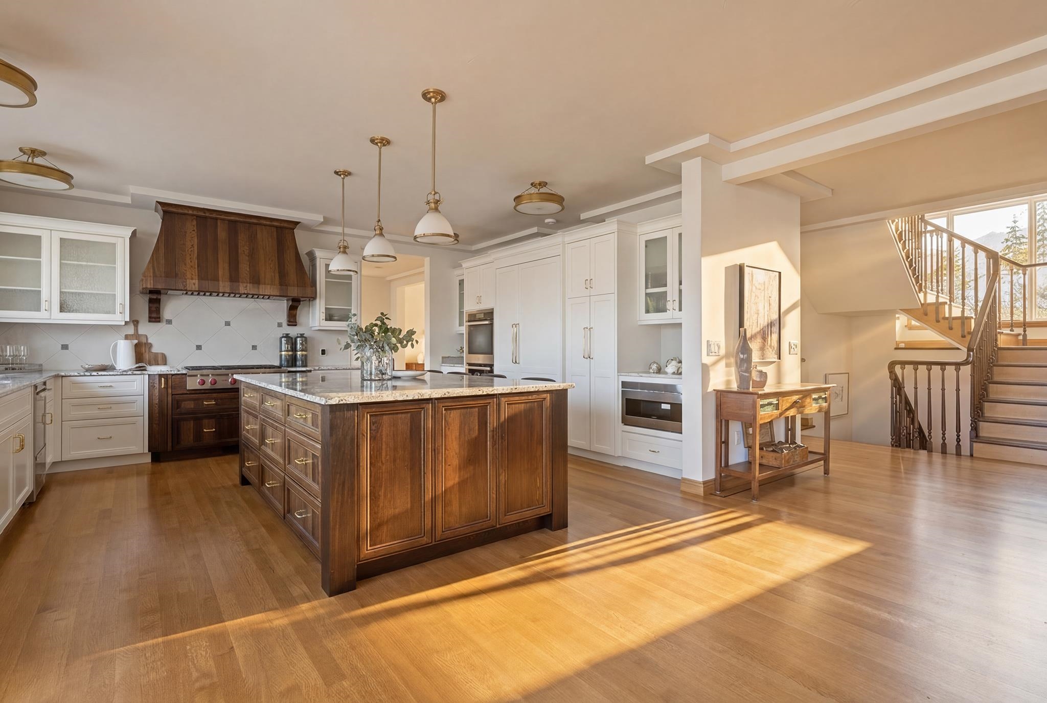 588 LOWRY LANE