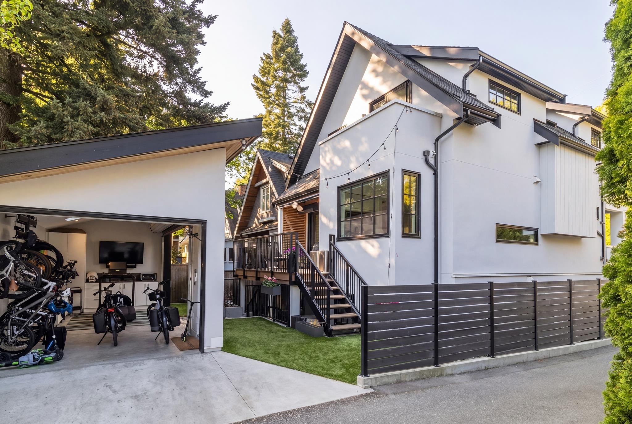 820 W 23RD AVENUE