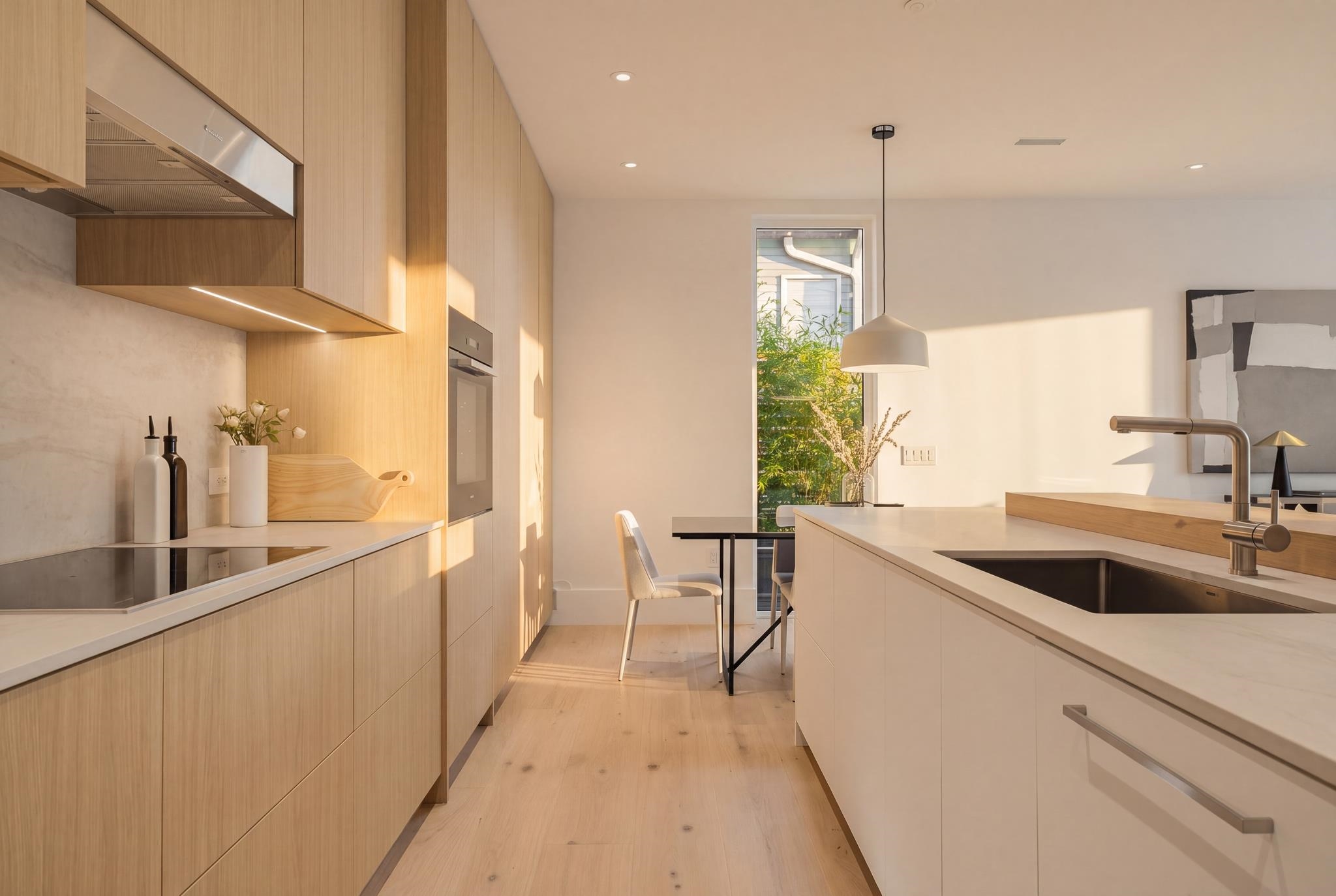 2 2830 MUSQUEAMVIEW STREET Unit: 2
