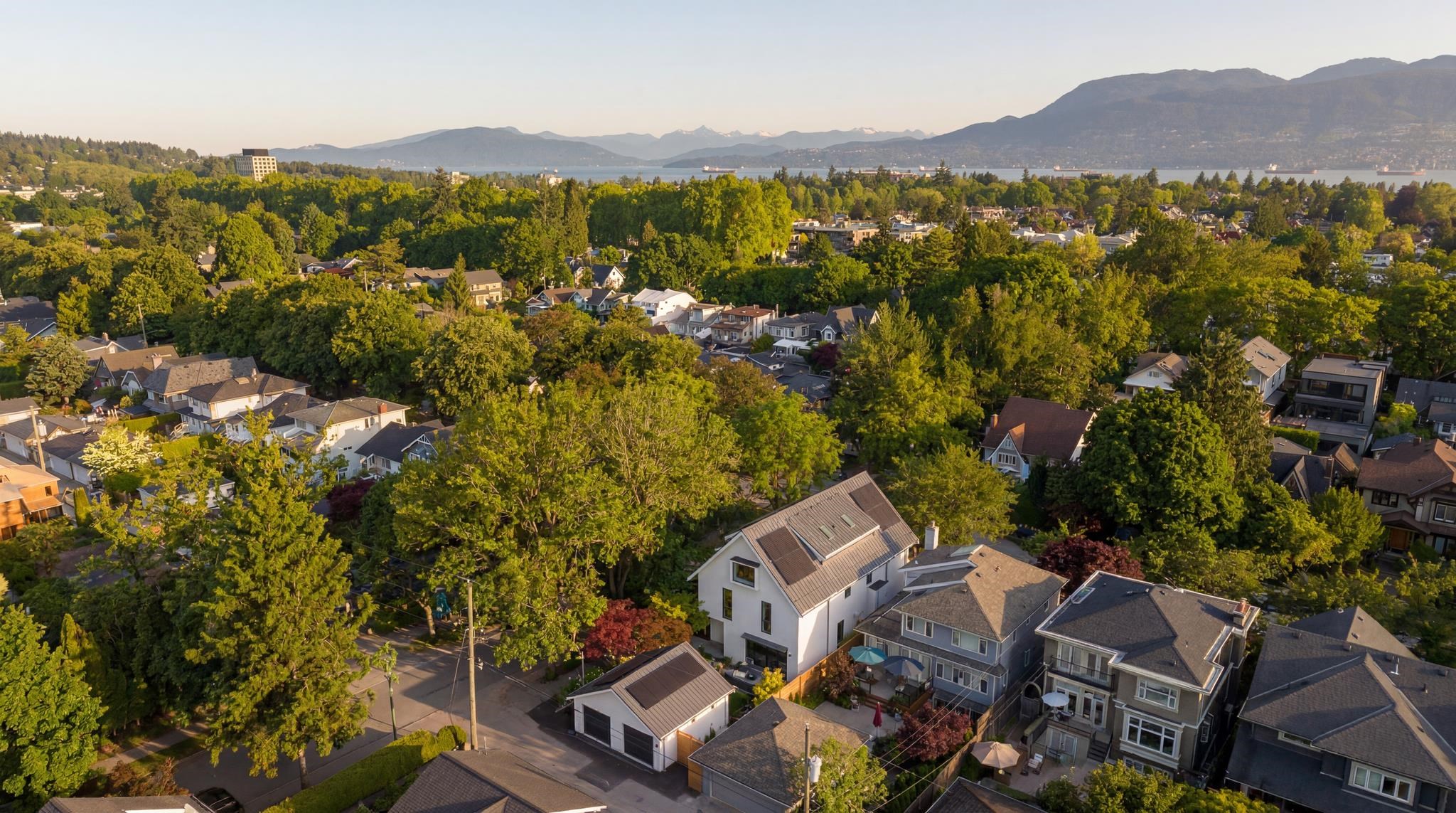 2 2830 MUSQUEAMVIEW STREET Unit: 2