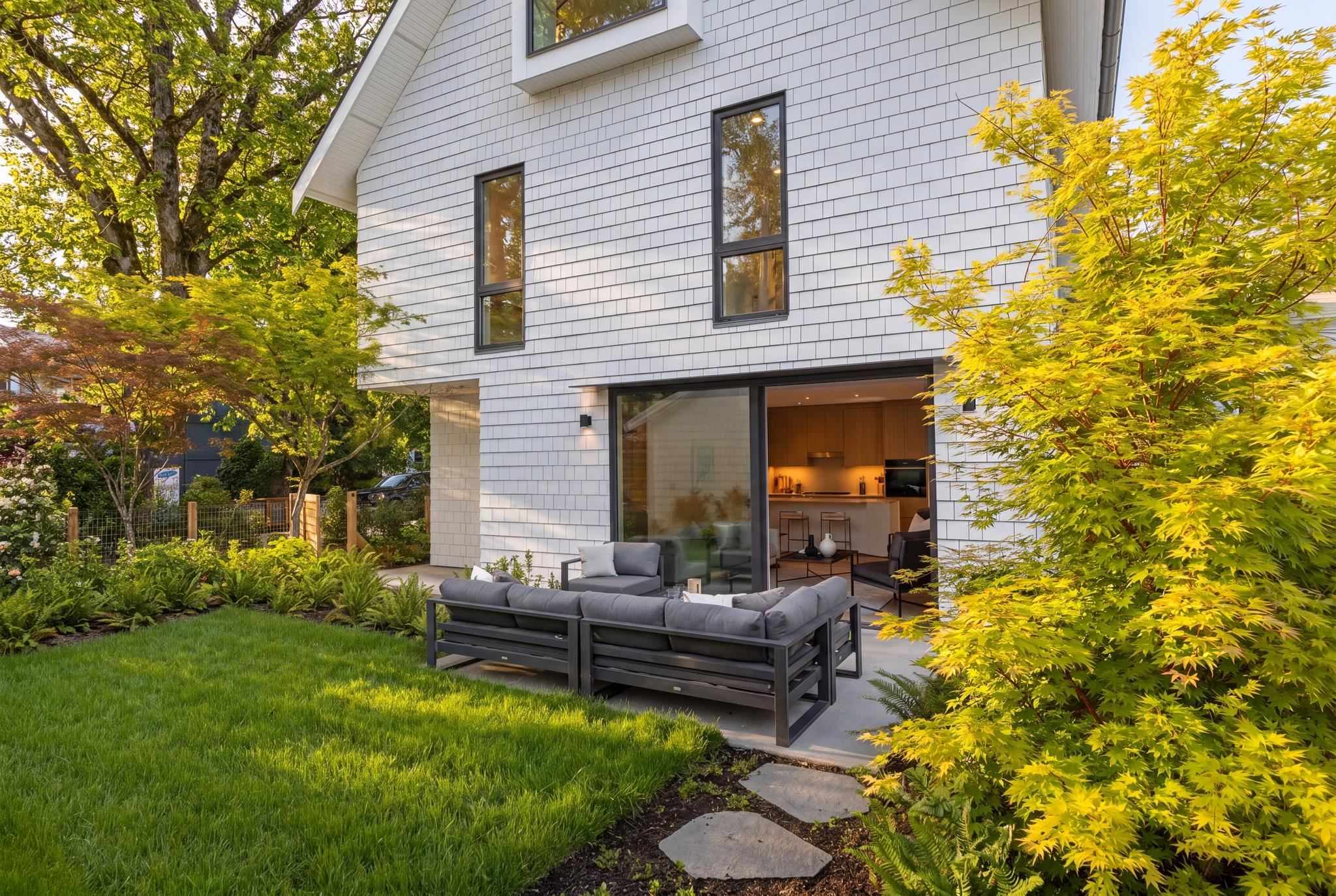 2 2830 MUSQUEAMVIEW STREET Unit: 2