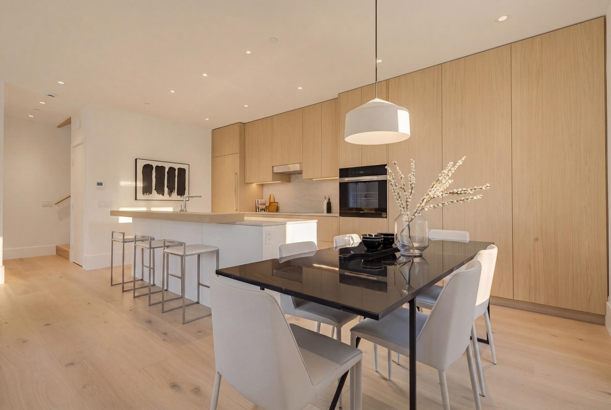 2 2830 MUSQUEAMVIEW STREET Unit: 2