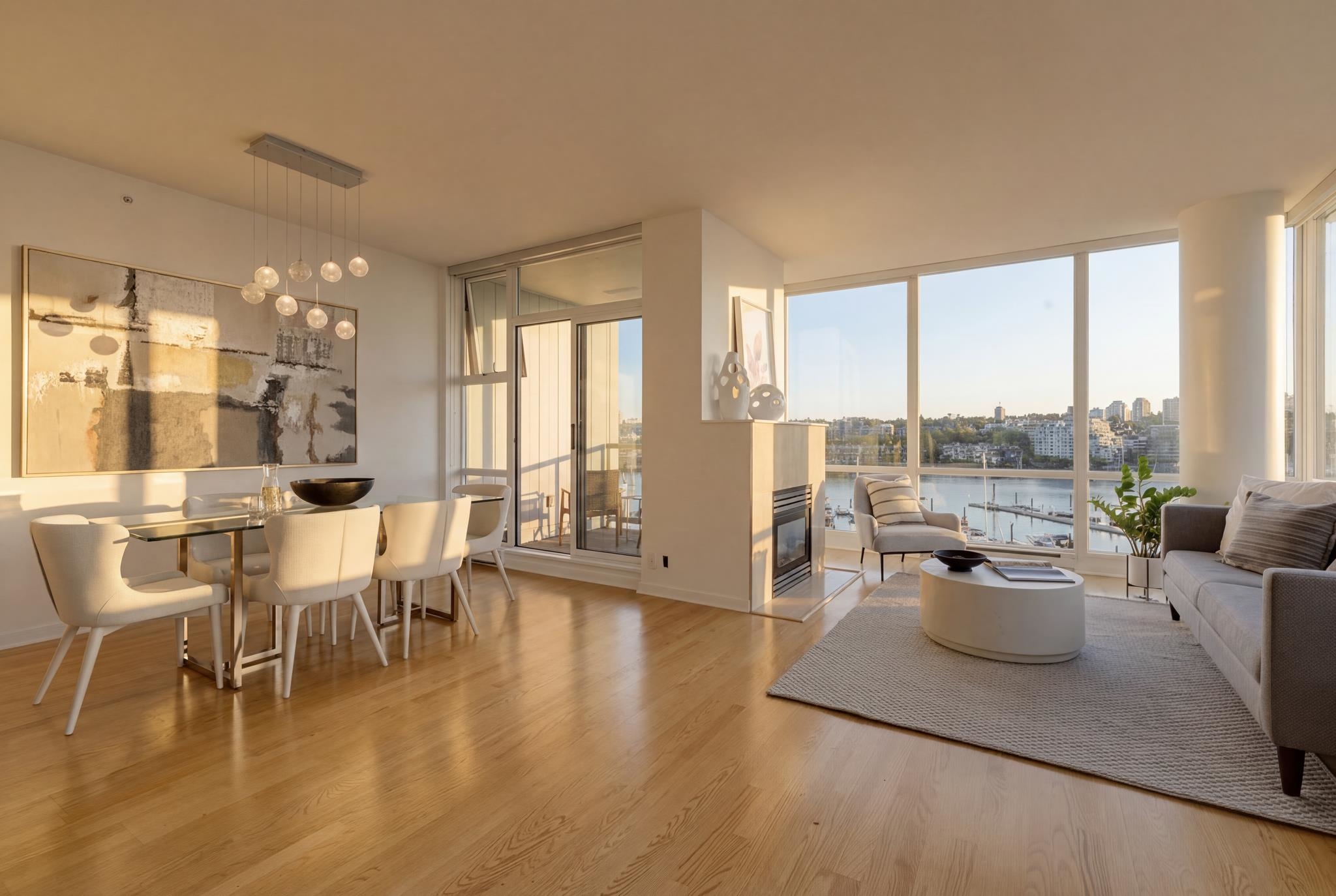 702 1099 MARINASIDE CRESCENT
