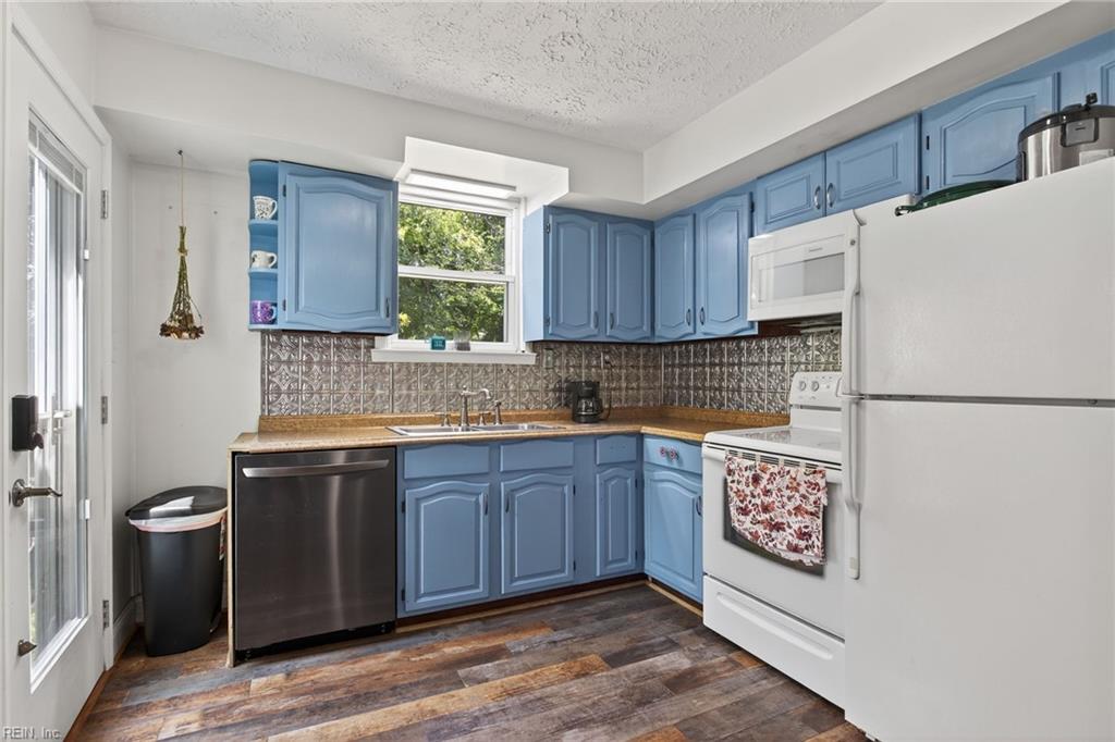 1370 Boxwood CIR
