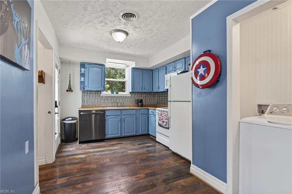 1370 Boxwood CIR