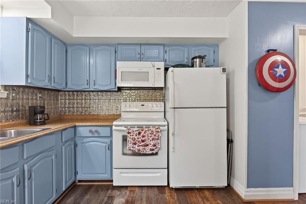 1370 Boxwood CIR