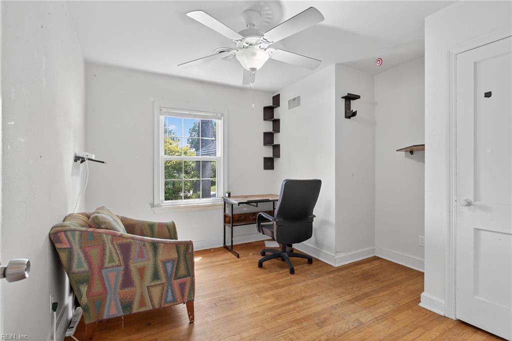 1370 Boxwood CIR