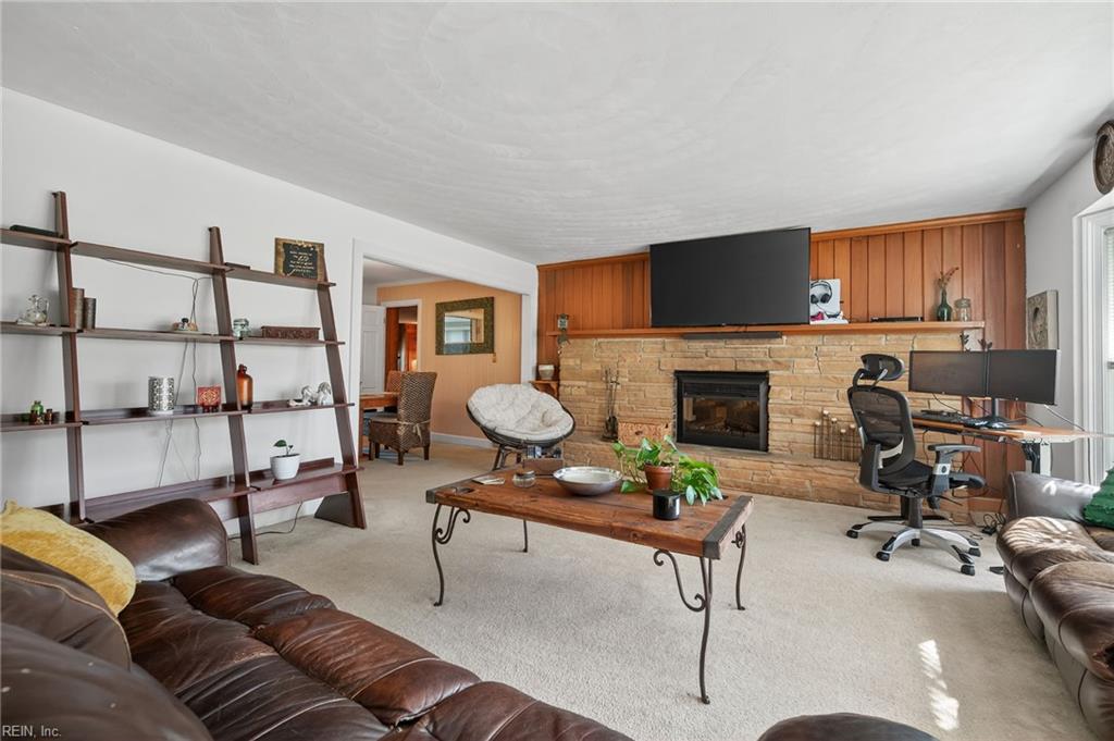 4959 Briarwood LN