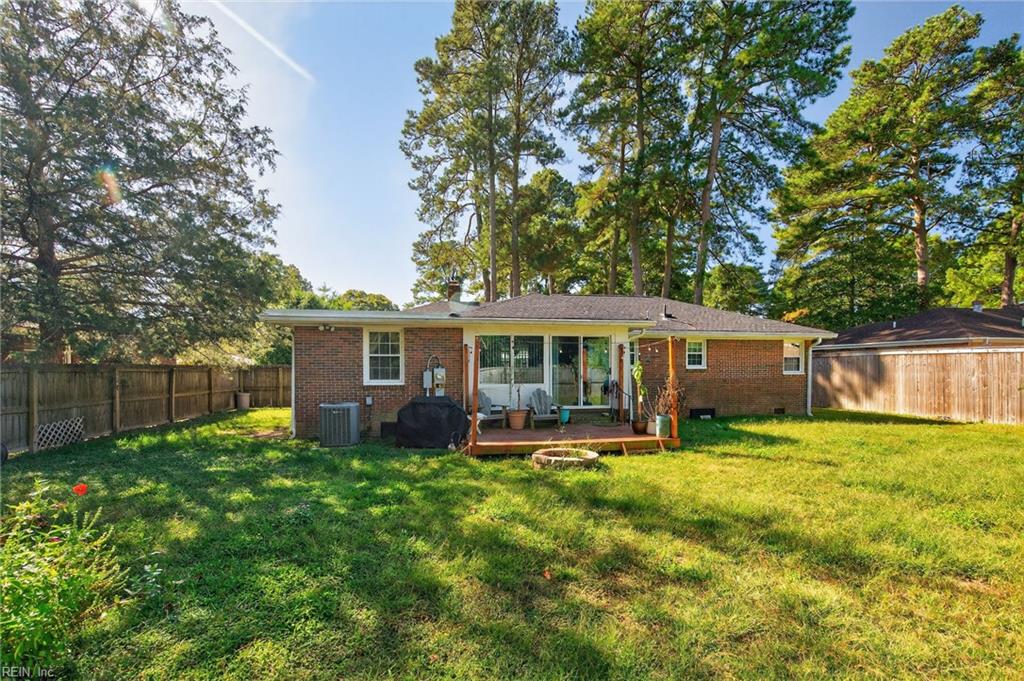 4959 Briarwood LN